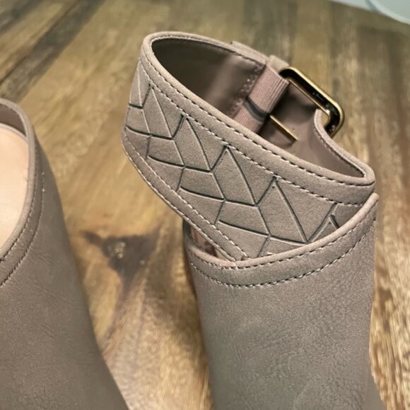 NWOT American Eagle Open Heel Block Booties Size 8.5 - Picture 6 of 11